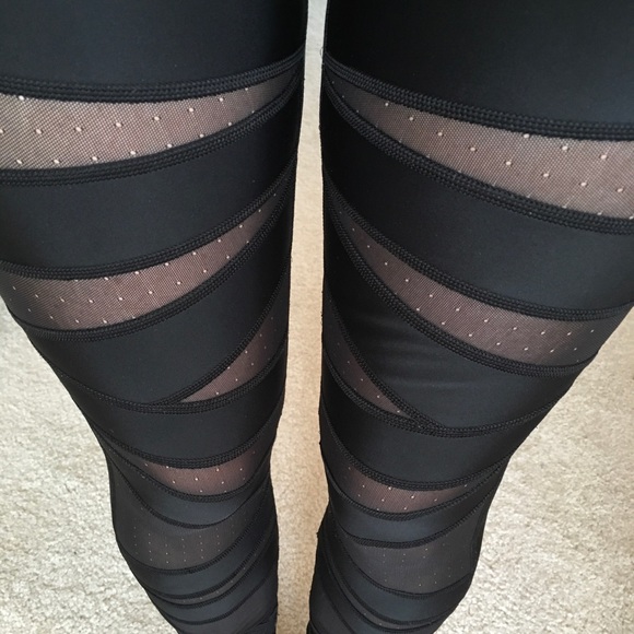 SHINY Lululemon High Times 7/8 Tech Mesh Legging - Picture 2 of 8